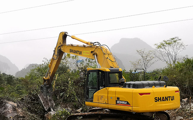 Guangxi ۾ روڊ جي تعمير لاء Se245lc-9 هائيڊولڪ Excavator